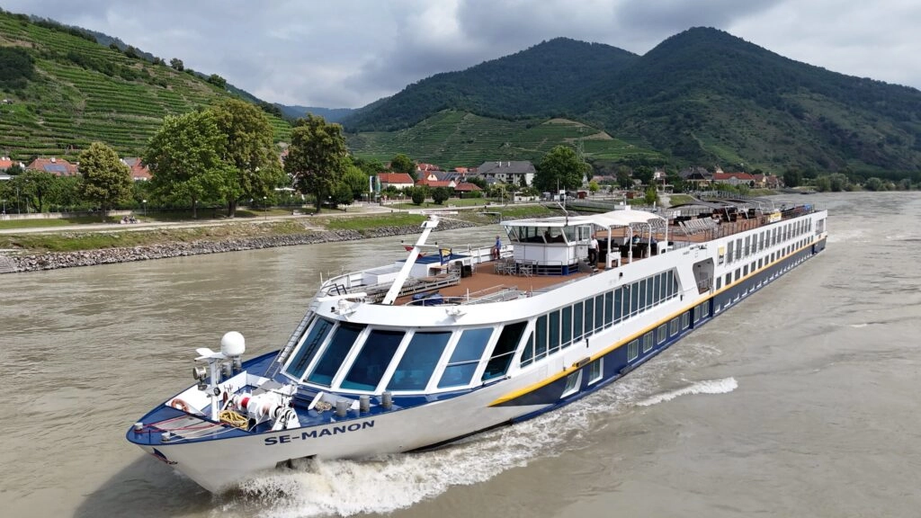 Het riviercruiseschip MS SE-Manon tijdens een fiets- en vaarvakantie over de Donau tussen Passau en Boedapest